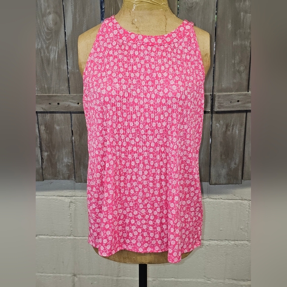 Adrianna Papell Tops - NWT Adrianna Papell Sleeveless Pink Floral‎ Blouse Size Small